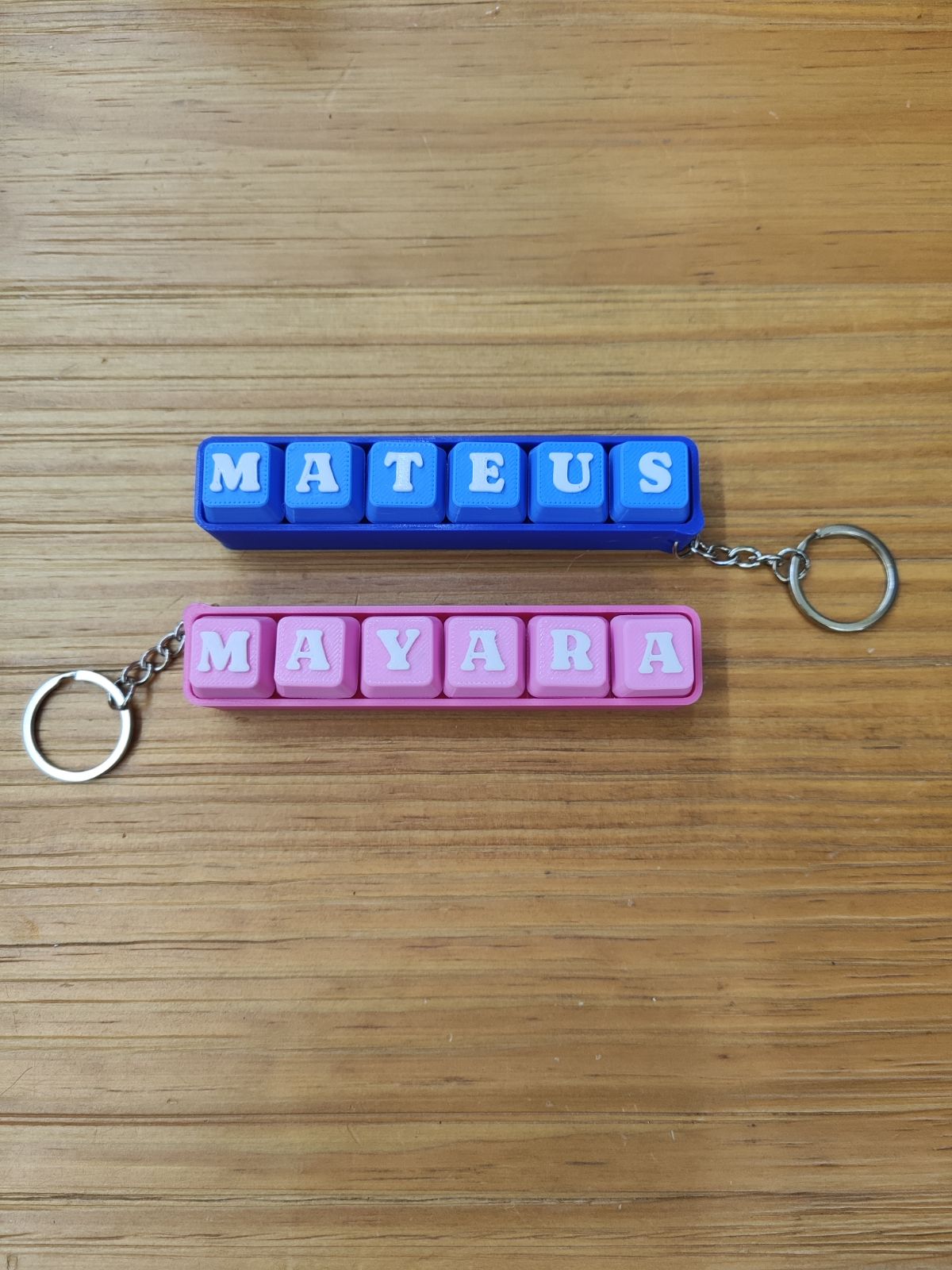 Clicker de teclado personalizado com nomes — fidget corporativo ArtTech 3D