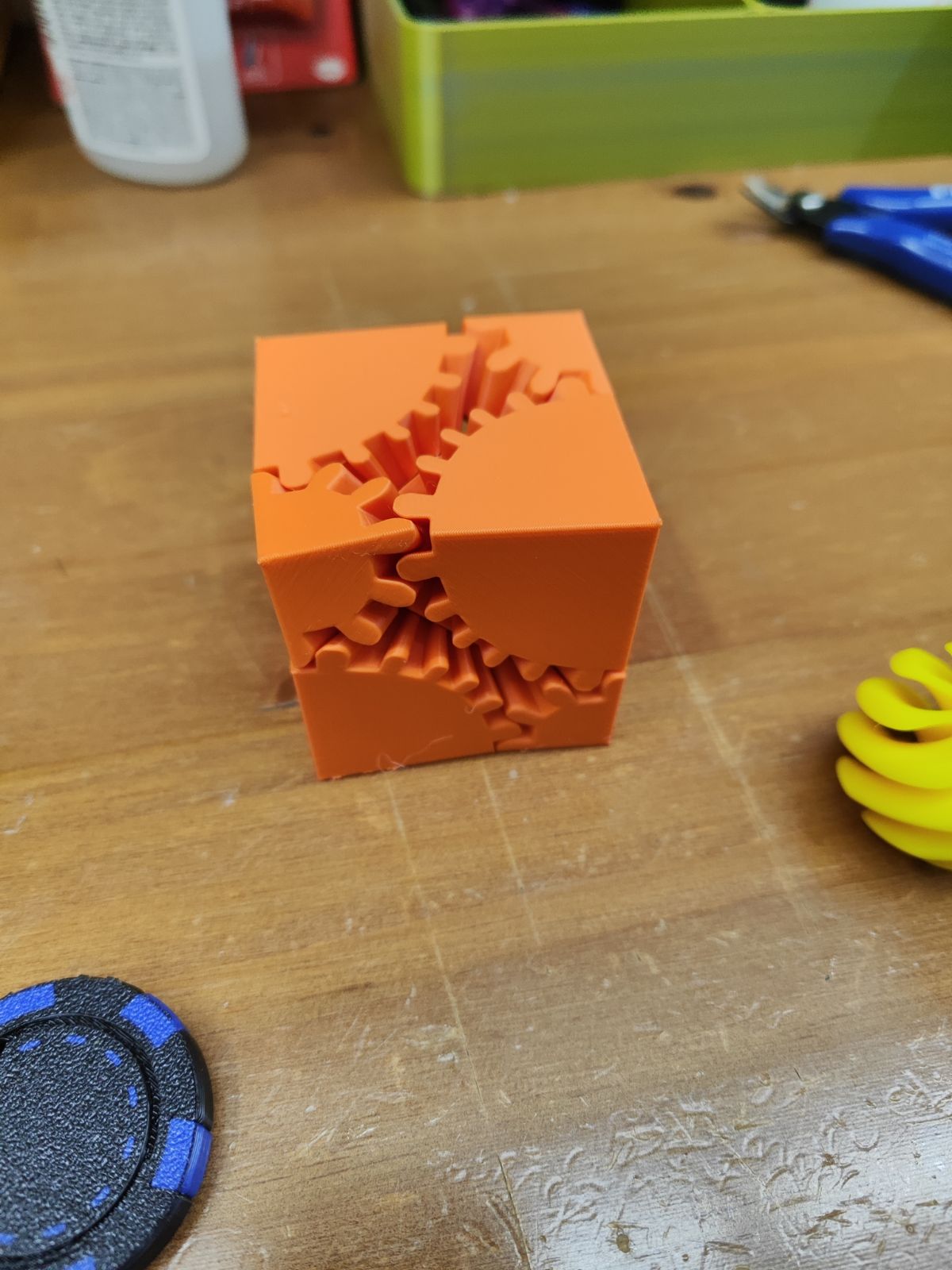 Cubo engrenado impresso em 3D — fidget sensorial ArtTech 3D