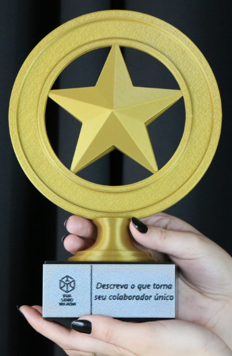 Troféu Destaque com estrela dourada em círculo e base personalizada com logo e mensagem, produzido pela ArtTech 3D